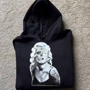 NWOT Marilyn Monroe ‘Dia Los Muertos’ Black hoodie. Size:2XL